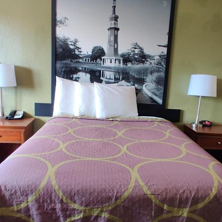 Motel Super 8 By Wyndham Champaign Habitación foto