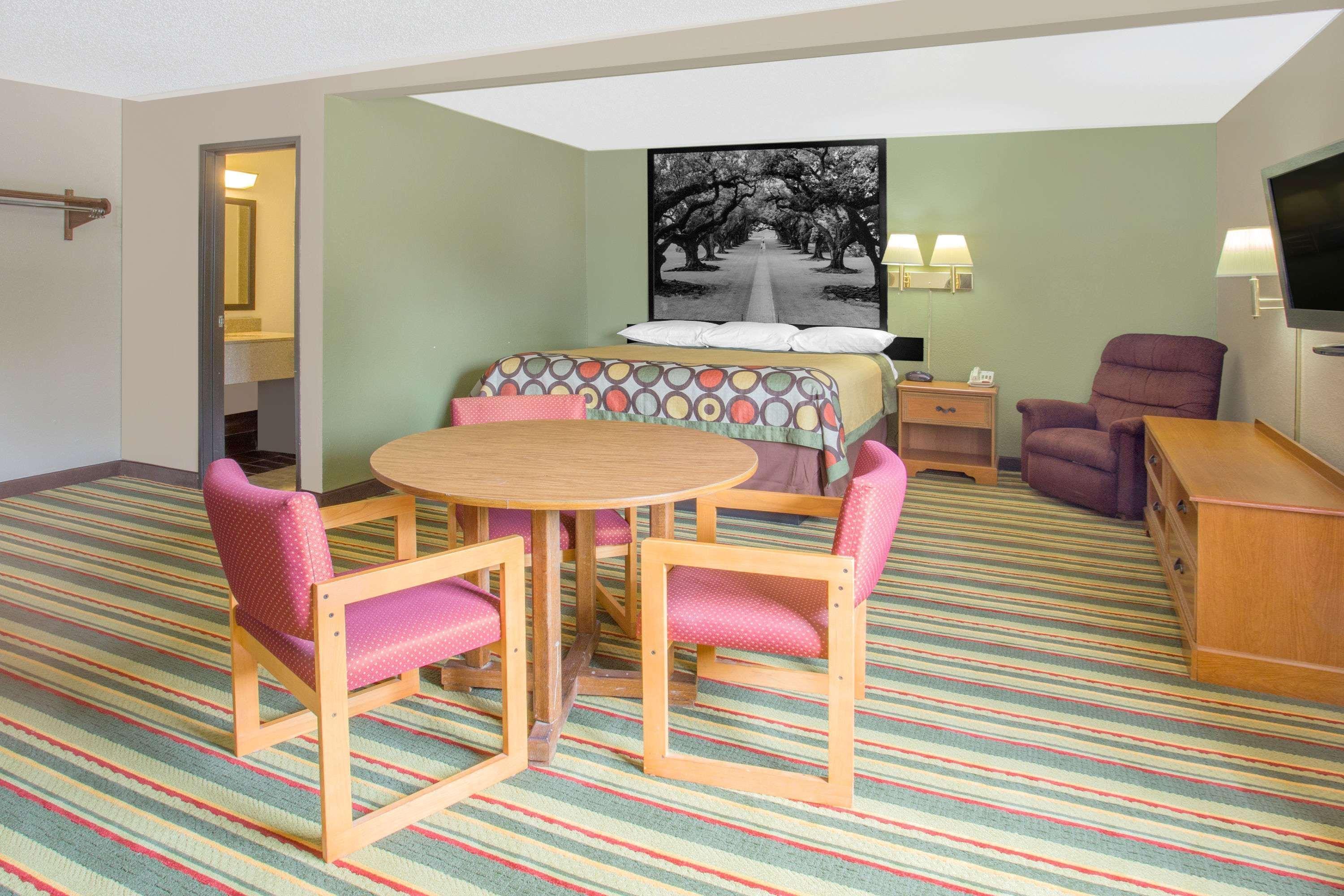 Motel Super 8 By Wyndham Champaign Exterior foto