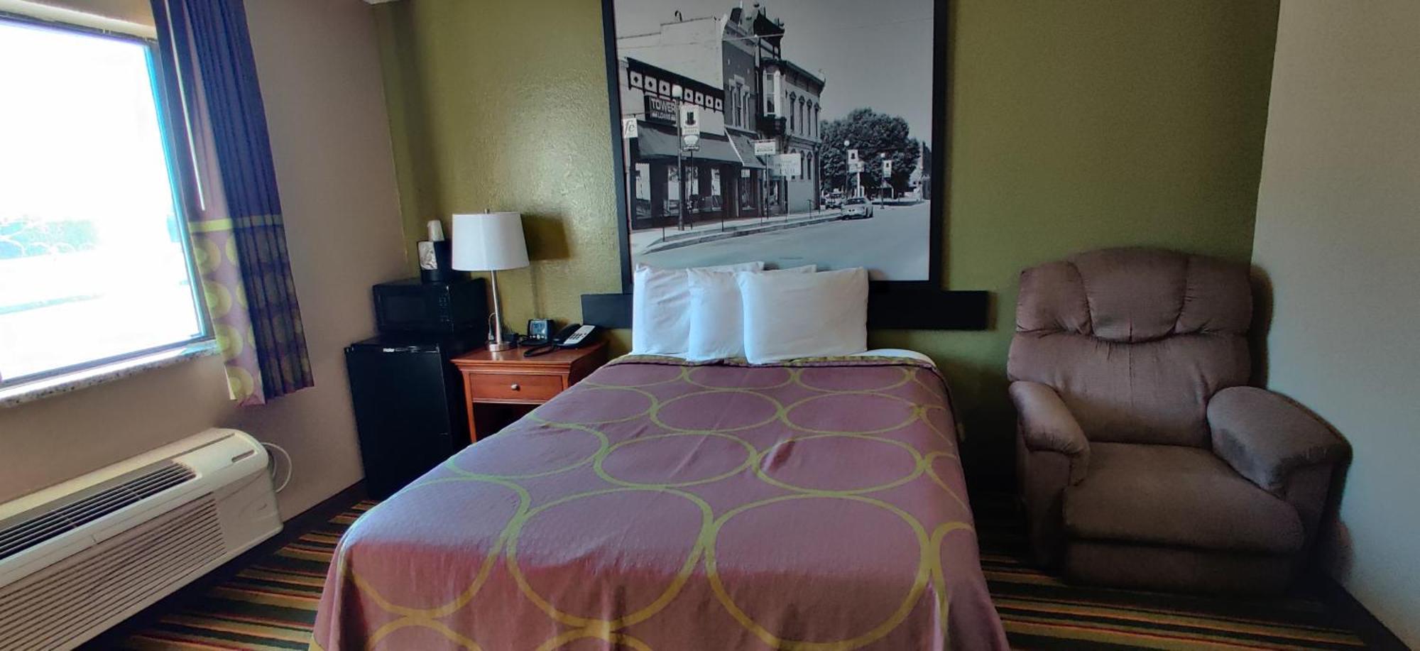 Motel Super 8 By Wyndham Champaign Habitación foto