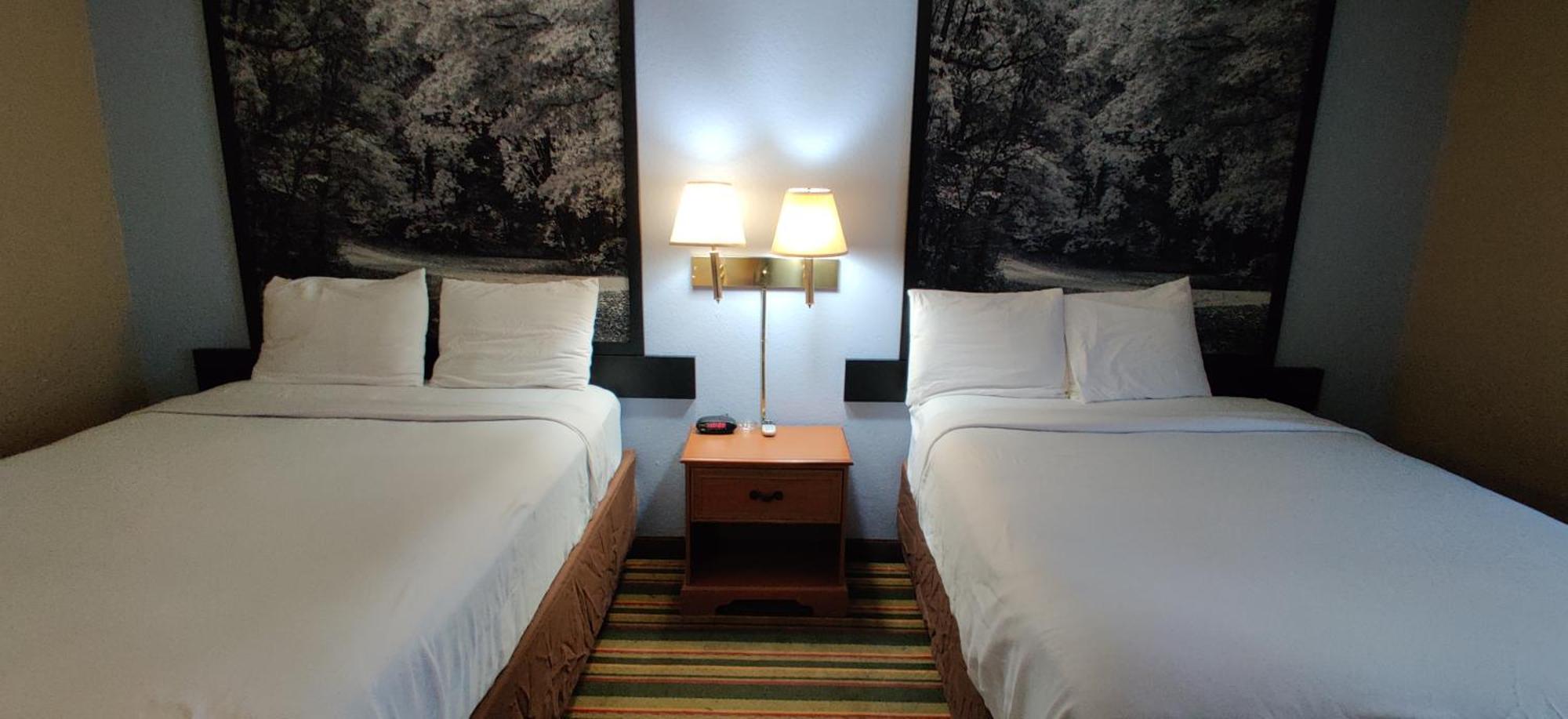 Motel Super 8 By Wyndham Champaign Habitación foto